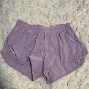 Lululemon Hotty Hot Low Rise Short 2.5”
